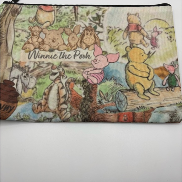 ✨5/$25✨Winnie the Pooh Character Pouch - Picture 1 of 2